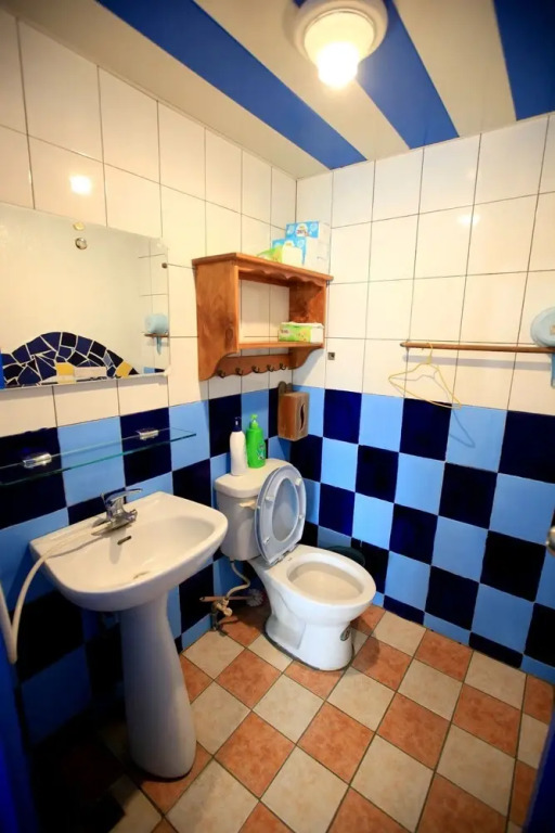 18 Kids House