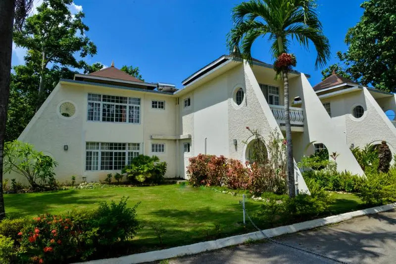 Negril Footeprints Hotel