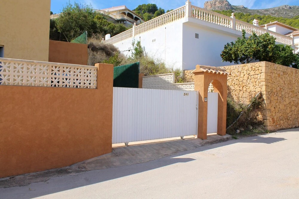 Villa With 4 Bedrooms in Calp, With Wonderful sea View, Private Pool and Furnished Garden Near the Beach