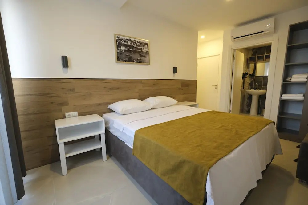 Tut Hotel
