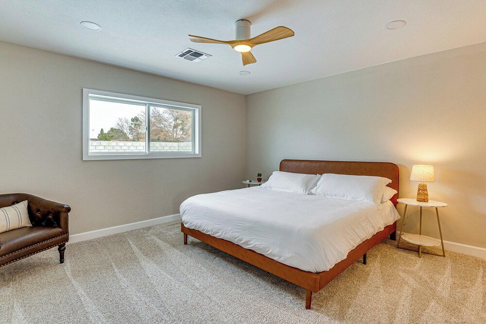 Private Pool & Yard: Tempe Family Gem Near Asu