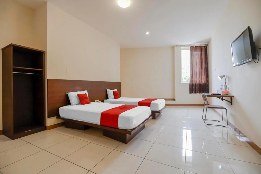 RedDoorz Plus at Karebosi Area 2 Makassar