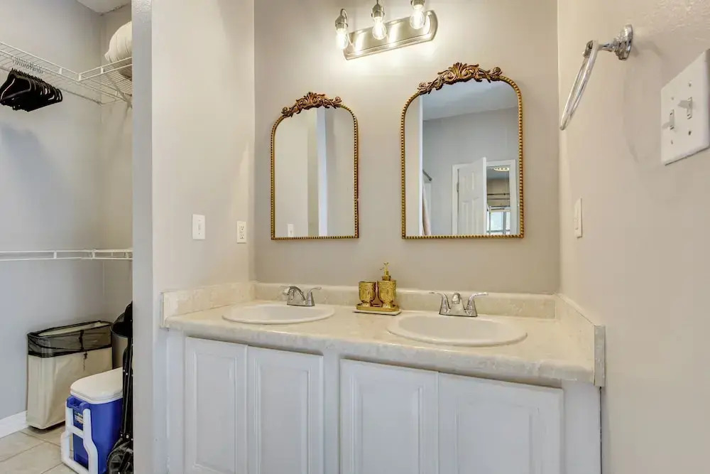 1 Block to Beach: Biloxi Townhome w/ Media Room