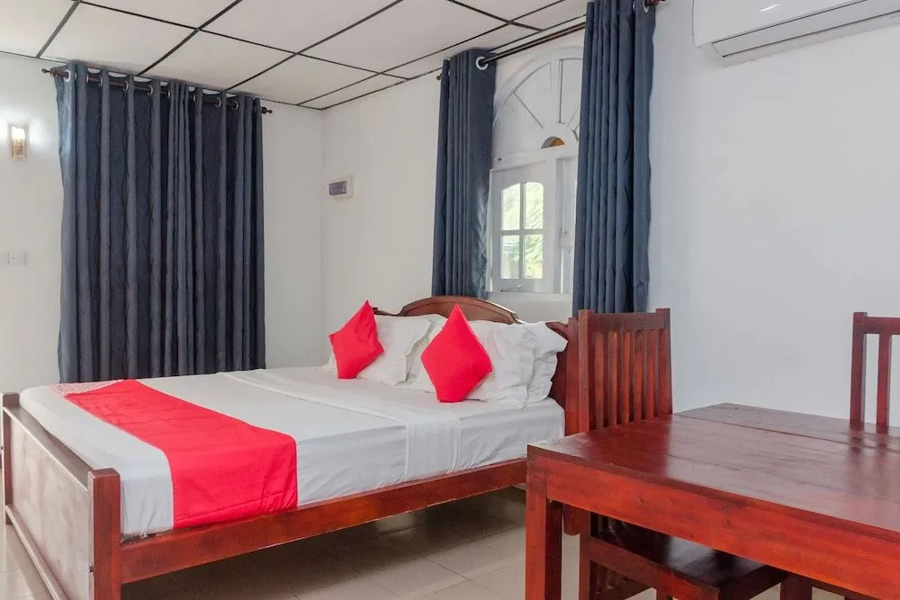 OYO 385 Sanri Villa Negombo