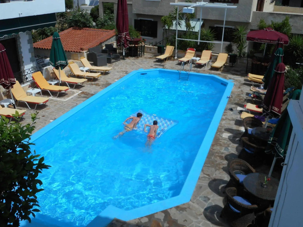 Yianna Hotel
