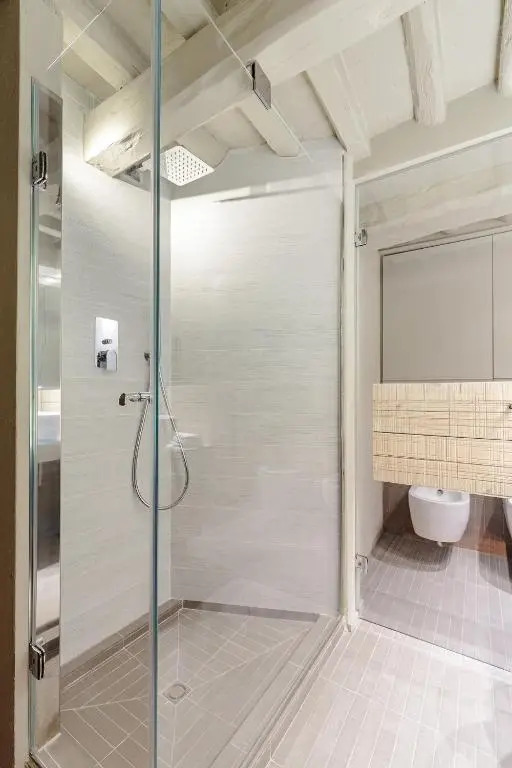 Casa Reds, THE SMART LUCCA APARTMENT SUITE inside the Walls