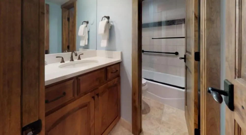 Lionshead Village Landmark Condos 3 Bedroom