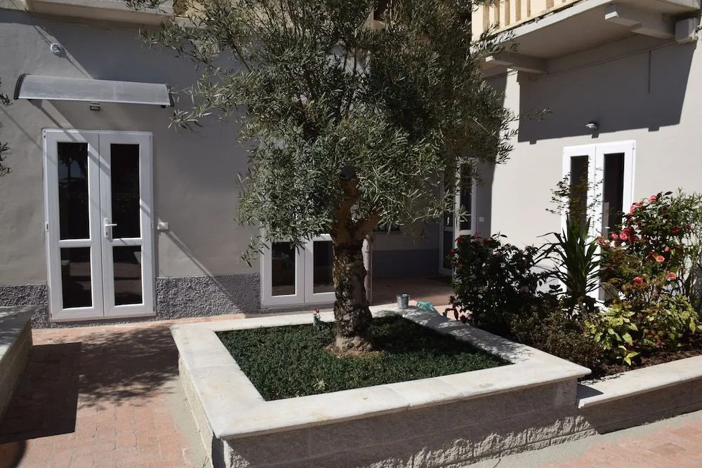 B&B Leonardo