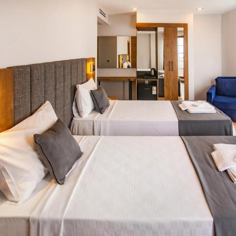 Grand Business Hotel