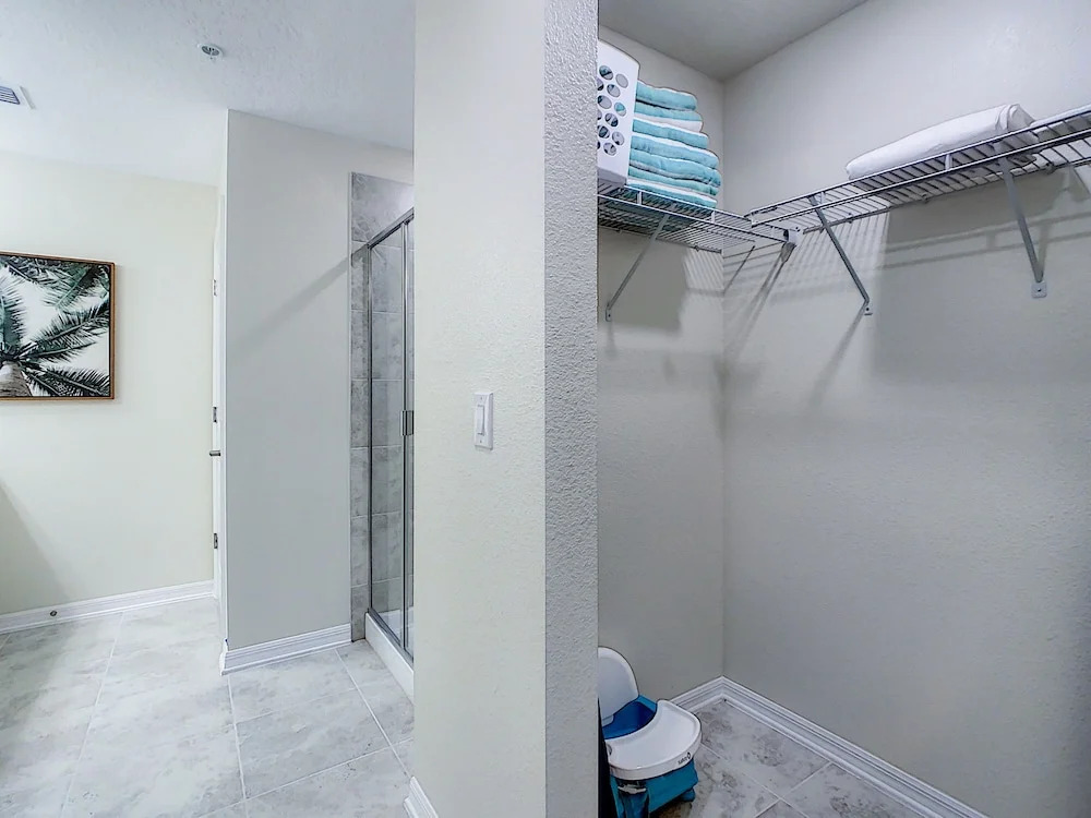 Updated Condo, 5 mi to Disney, On-site Water Park!