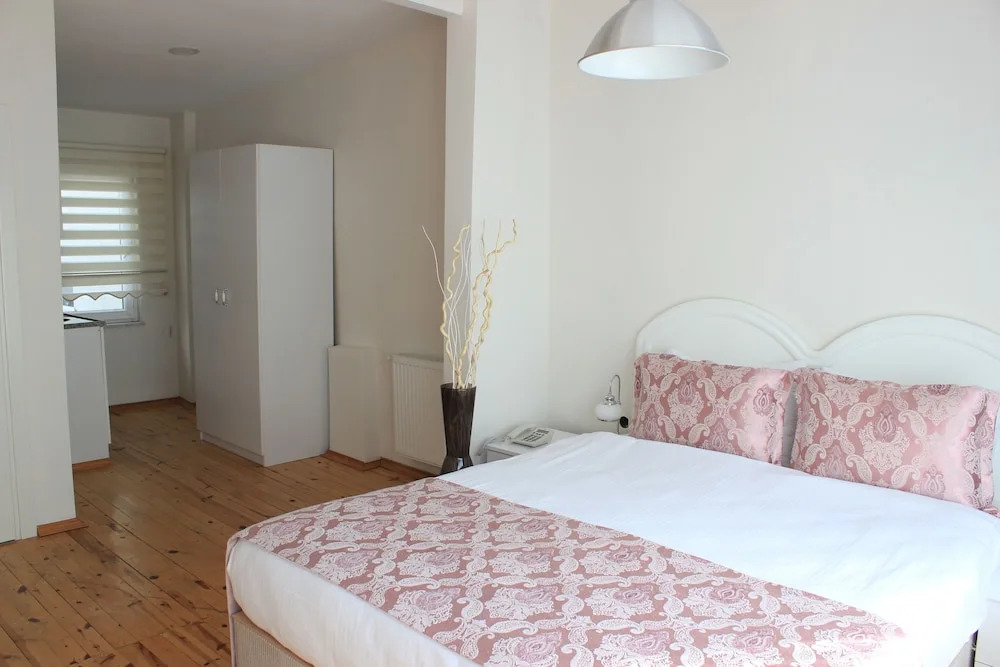 Barefoot Hotel