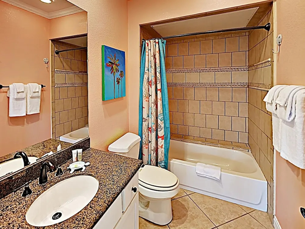 New Listing! Gulf Tropicana - Beach Access & Pools 2 Bedroom Condo