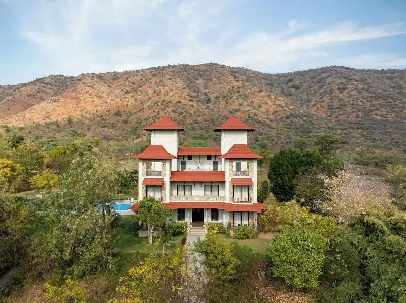 The Hunting Lodge - Luxury Resort in Udaipur