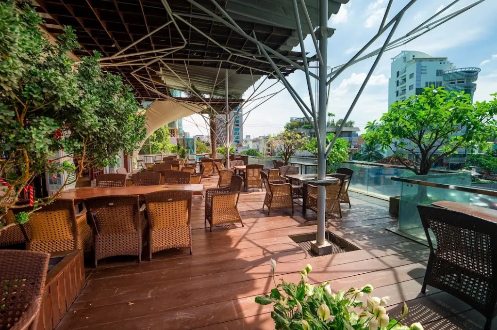 Lotus Saigon Hotel