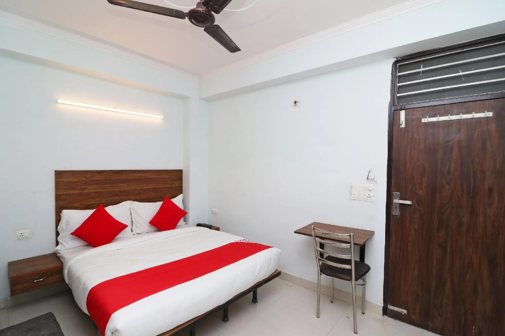 Hotel O Sathguru Residency Near New Ashok Nagar Metro Station