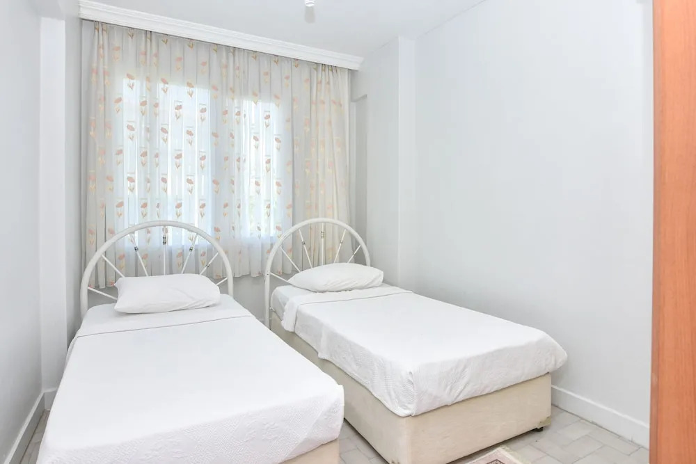 Yade Apart Pension