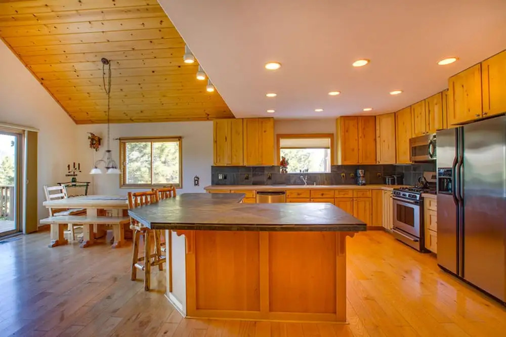 Pinnacle Vista by Tahoe Mountain Properties