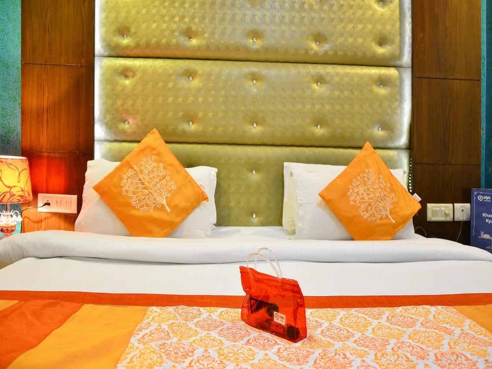 Oyo Capital O 11357 Hotel benz international