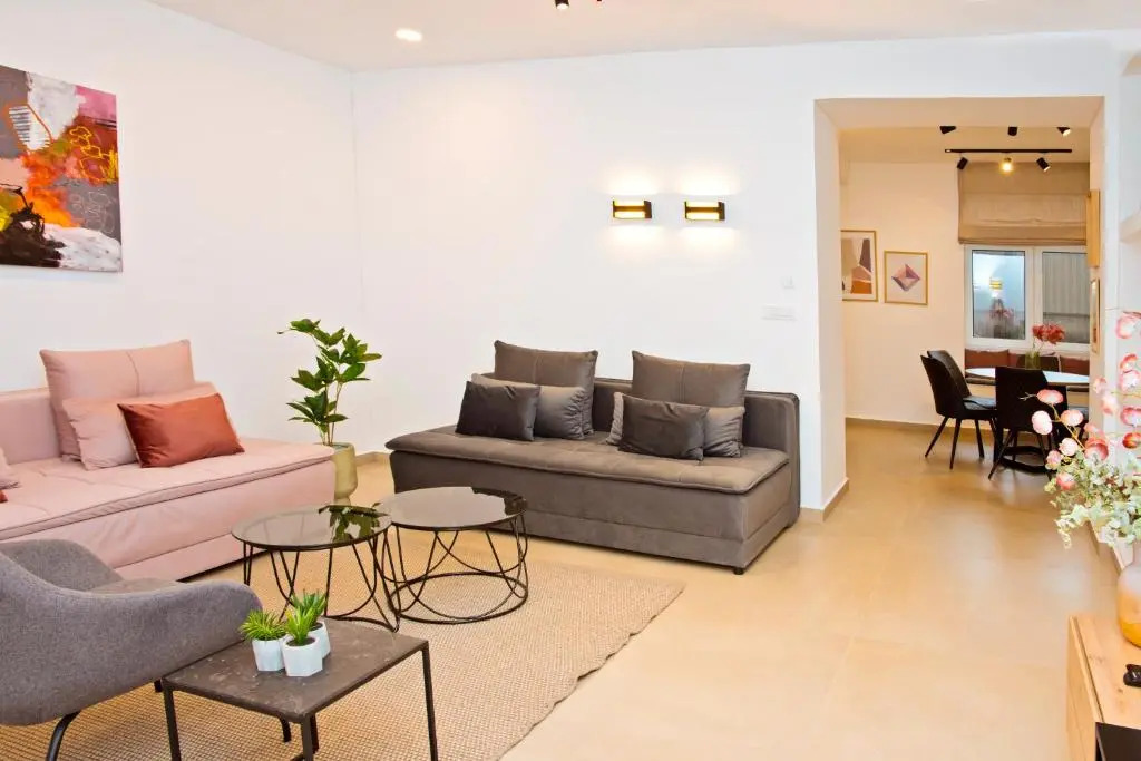 Flowers Premium Apartments & Rooms