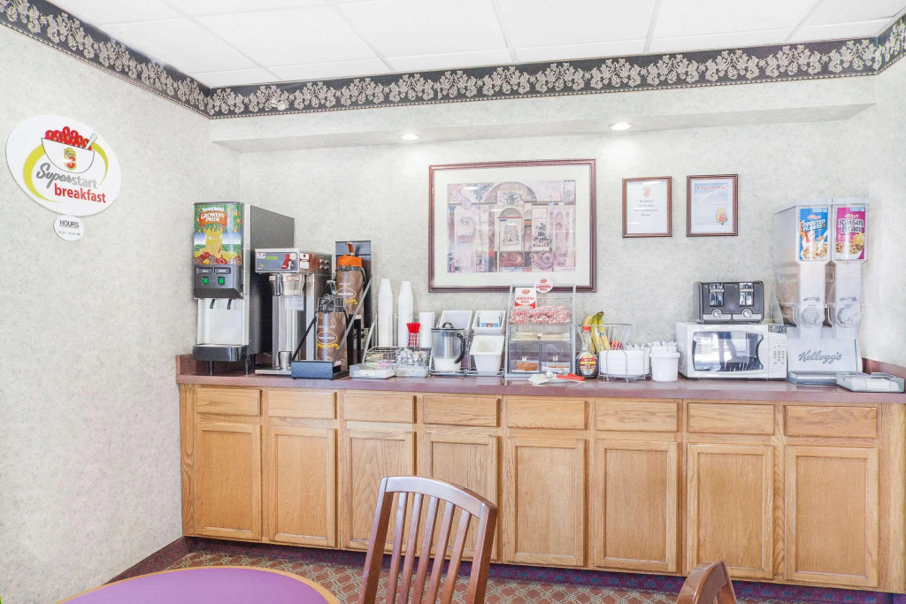 Super 8 By Wyndham Monticello
