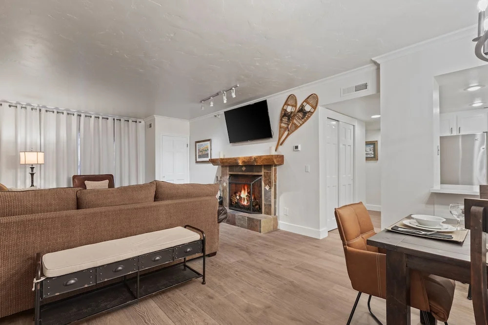 Park Station 216-1 1 Bedroom Condo by RedAwning