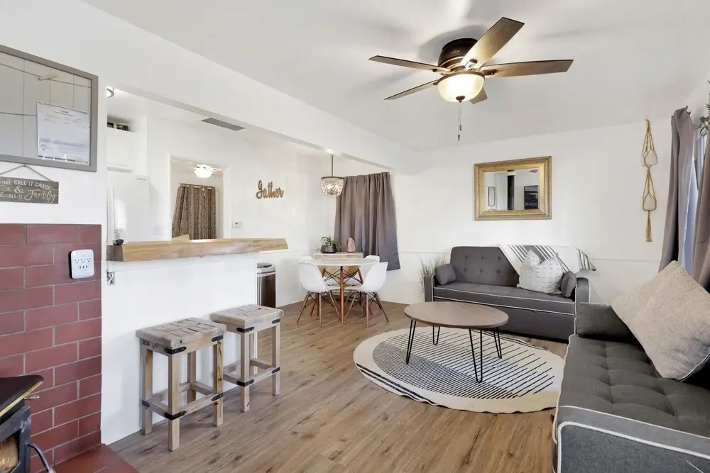 2153-the Cottage 2 Bedroom Home by RedAwning