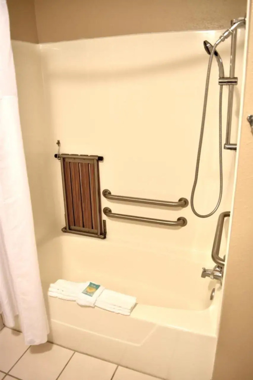 Crossings By Grandstay Inn & Suites