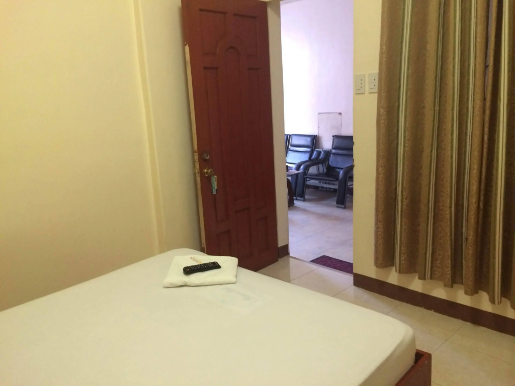AJ Travellers Inn