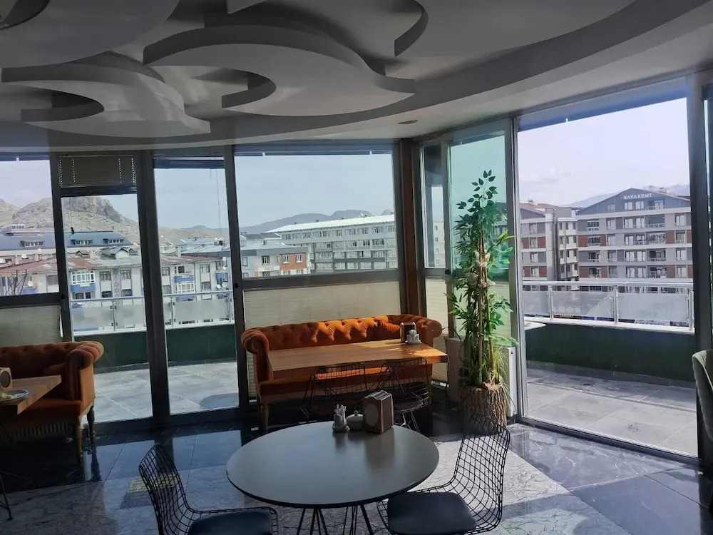 Crystall Hotel