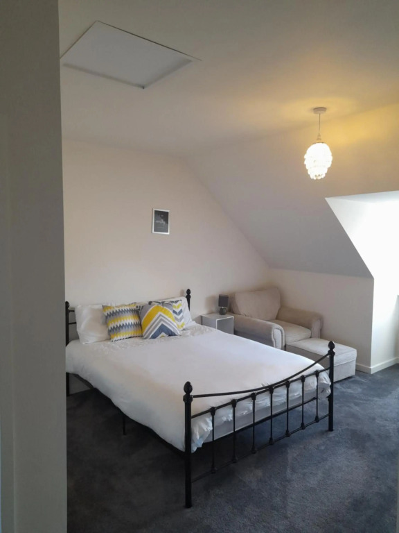 Spacious Ensuite King Room Private Neighbourhood Free Parking Space