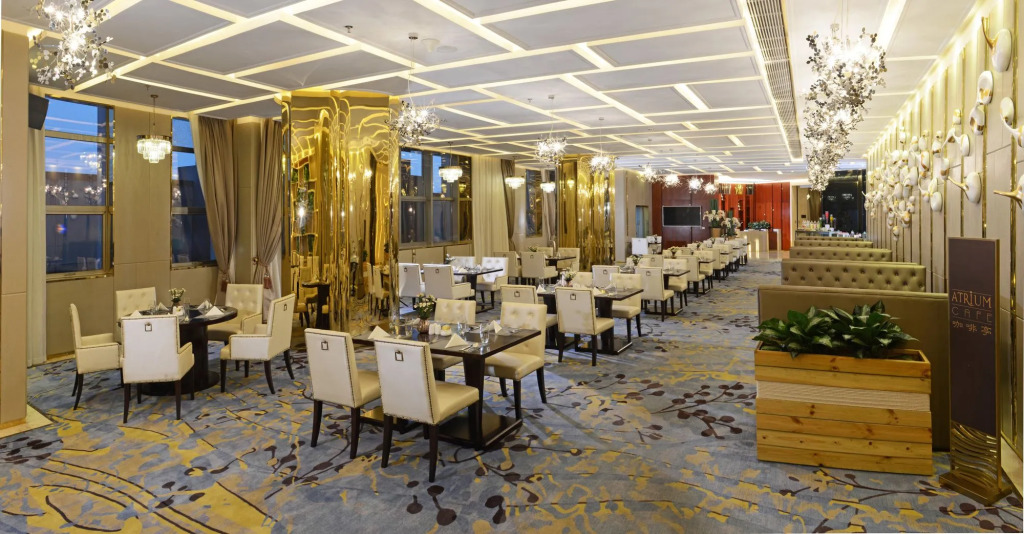 Menshine Gloria Plaza Hotel