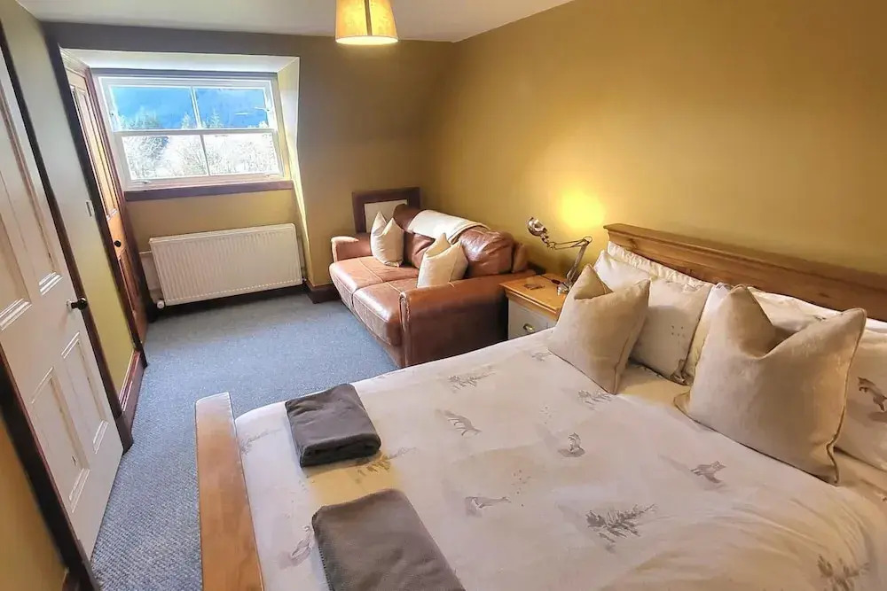 3 Bed House - Mountain Views, Firepit, Bbq