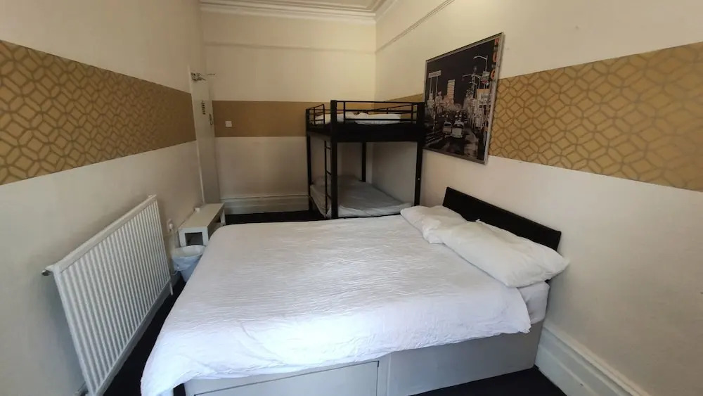 The George Backpackers