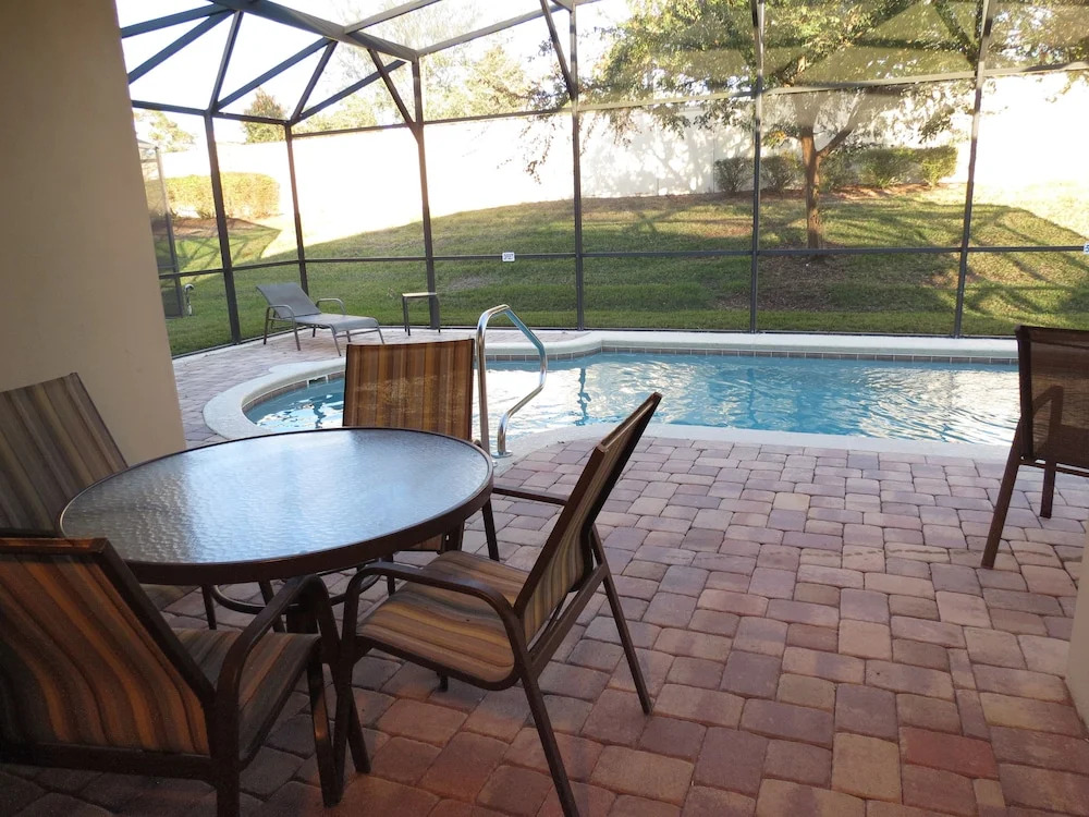 Kissimmee Maingate Area Pool Homes by SVV