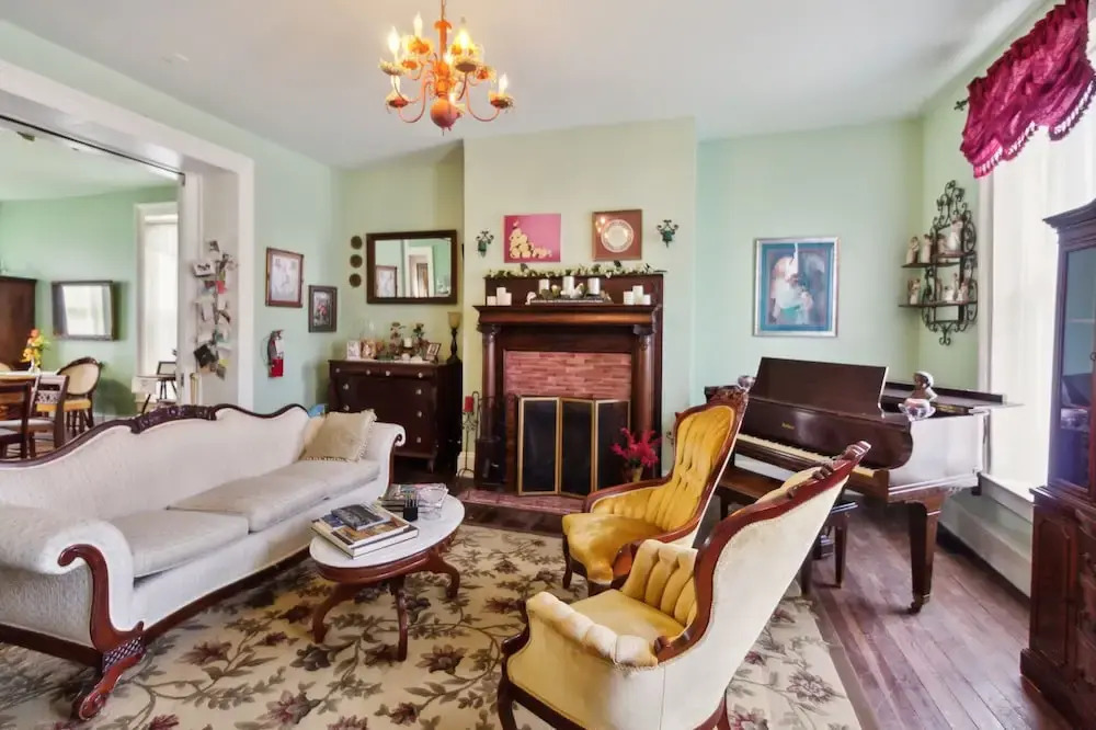 Carroll Cottage 1 Bedroom by Main Street Bed & Breakfast