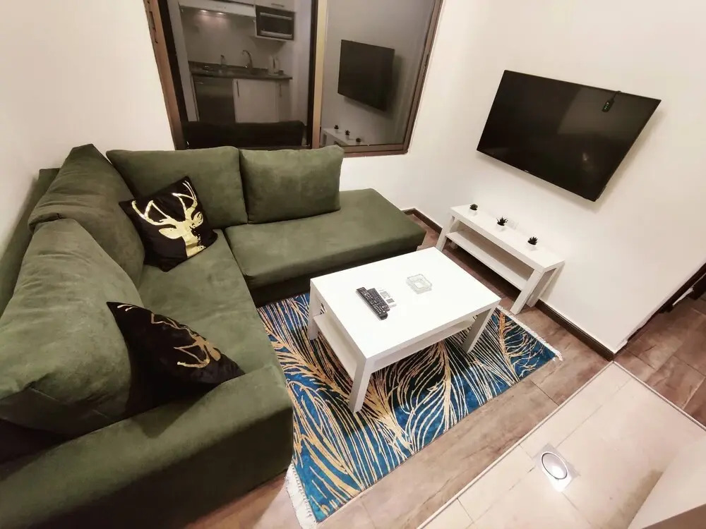 "28 1- Lovely Apartment Close to all Services"
