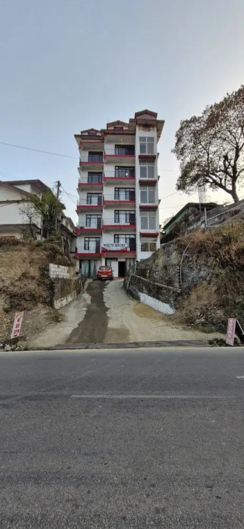 Hotel White Villa