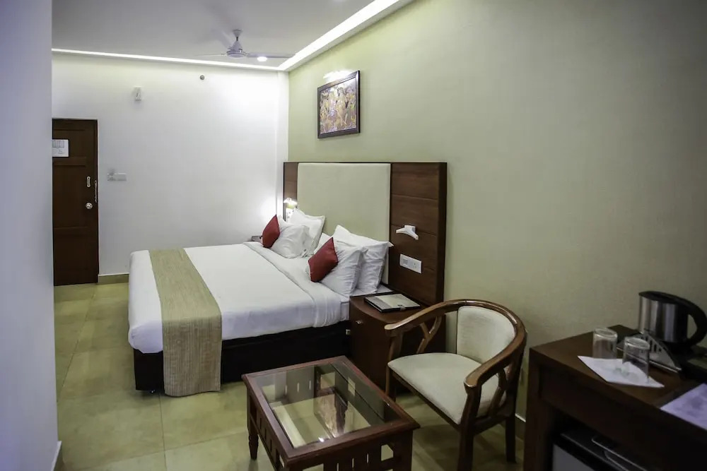 Capital O 27646 Hotel Grand Sm Regency