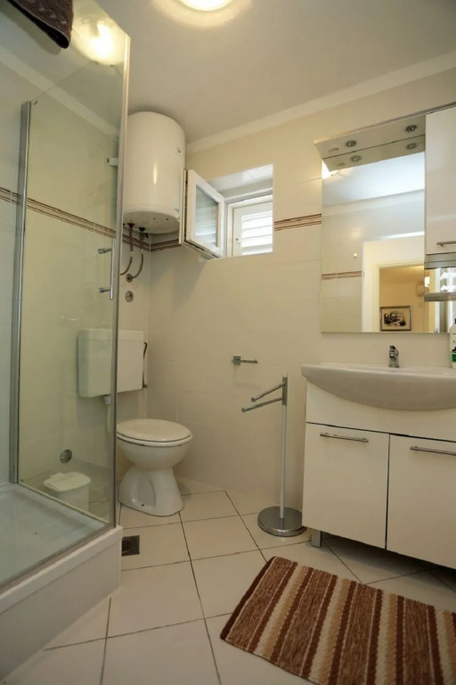Apartment Ali - modern apartments: A2 Supetar, Island Brac
