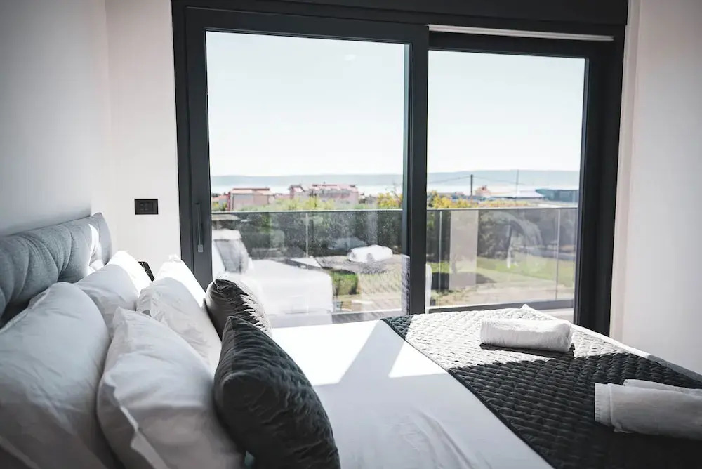 Modern Sea View Villa, Private Pool, Whirlpool, Calm & Beach Near