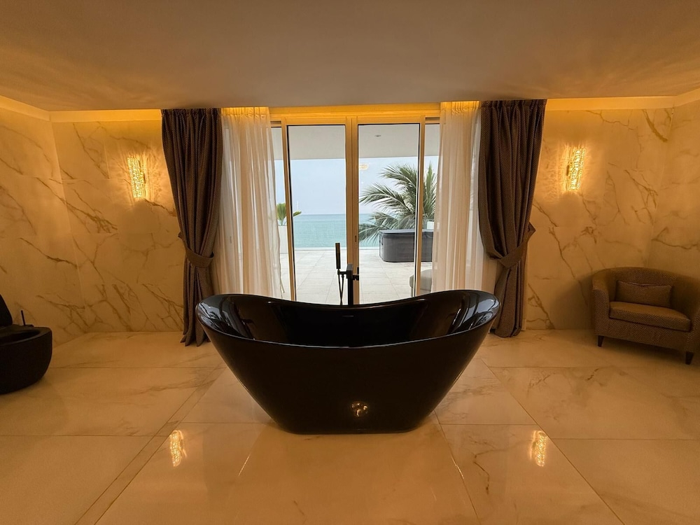 Villa Italia Somone Luxury Hotel