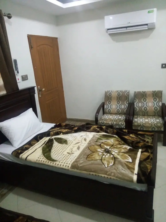 Hotel Kashmir Inn