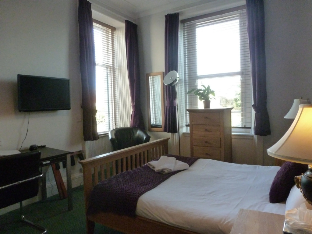 Inn At The Park Hotel