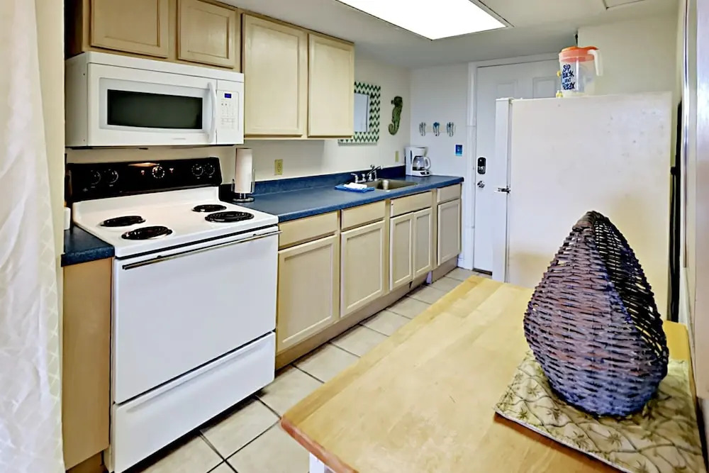124 Sea Breeze Island Time - One Bedroom Condo