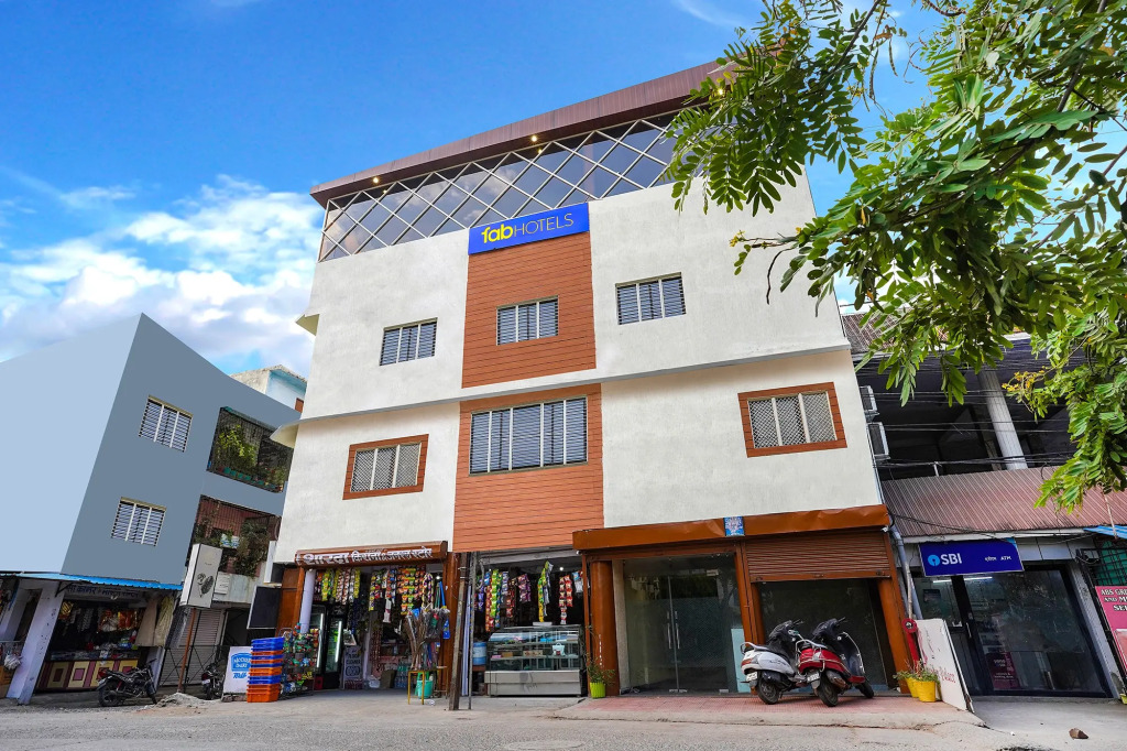 Fabhotel The Shan Palace