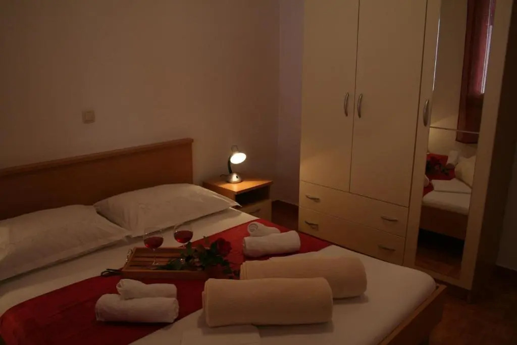 Apt Central - 40m from the beach