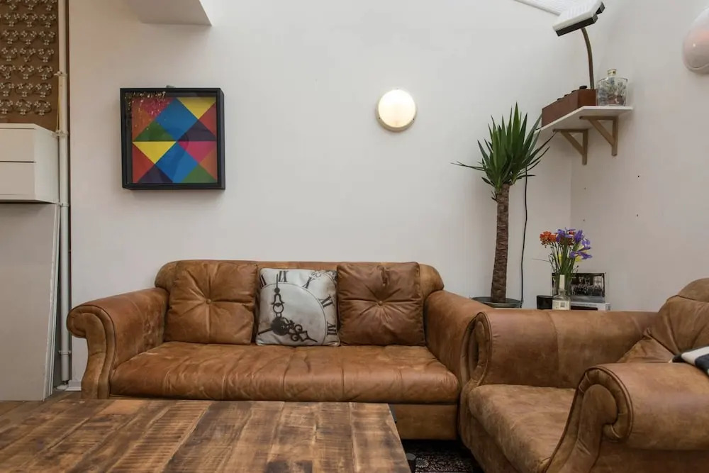 Bright & Spacious 2 Bed w/ Terrace near City Centre