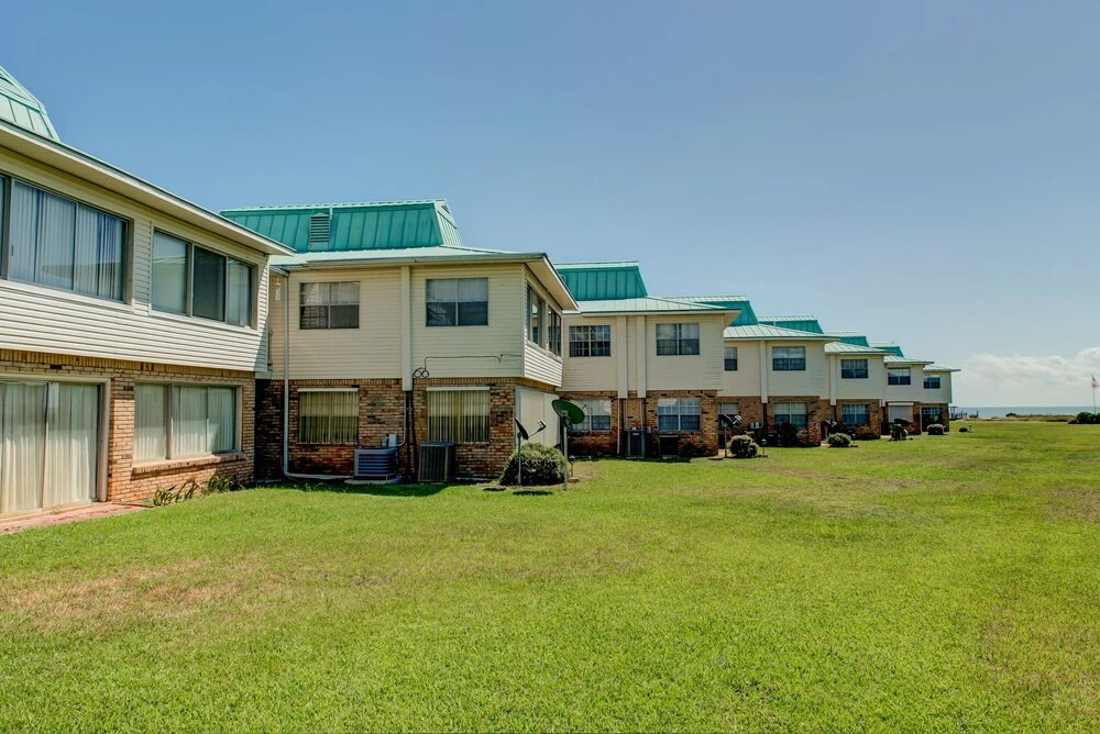 Bikinis & Martinis - Great East End Location - Swimming Pool And Boardwalk Access 3 Bedroom Condo by Redawning