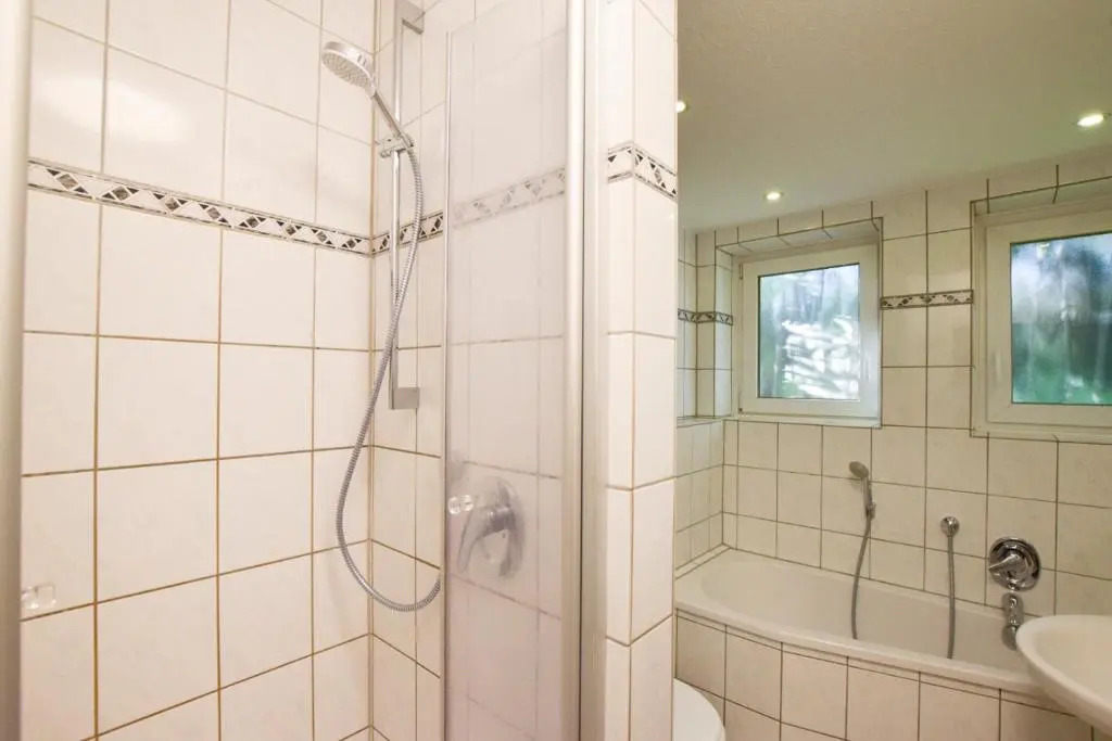 Tolstov Apartments - 1-4 Room Apartments - 20 min DUS Airport & MESSE DUS
