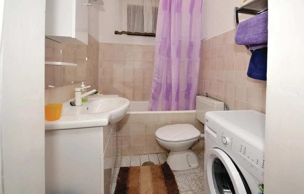 Stunning Home in Marina With Wifi and 2 Bedrooms